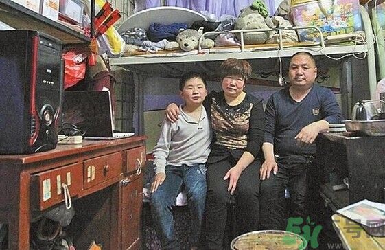 住窩棚夫婦倆十多年堅(jiān)守女兒失蹤路口 如何預(yù)防孩子走失？
