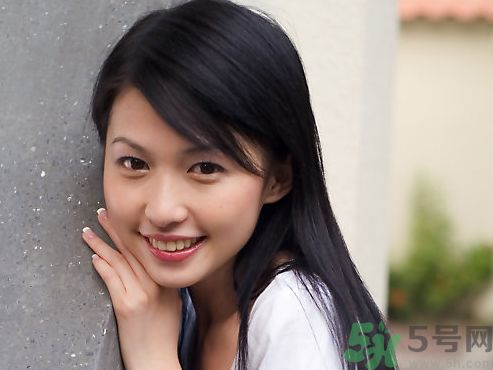 女子被針扎一下倒地身亡 毒狗針會(huì)致人死亡嗎？