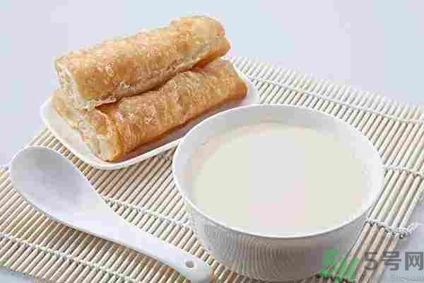 早餐吃面還是包子比較好？早餐吃包子和面健康嗎？