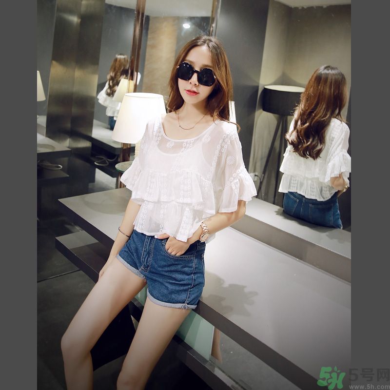胸小的女生怎么穿衣服好看？胸小的女生怎么穿衣顯得胸大？