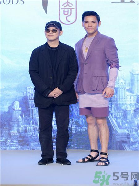 李連杰為什么故意打向佐？向佐是誰？