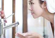 洗臉用冷水還是熱水好？用冷水洗臉好不好？