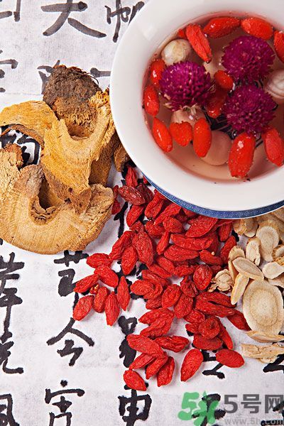 枸杞可以長時間燉煮嗎？枸杞有什么功效？