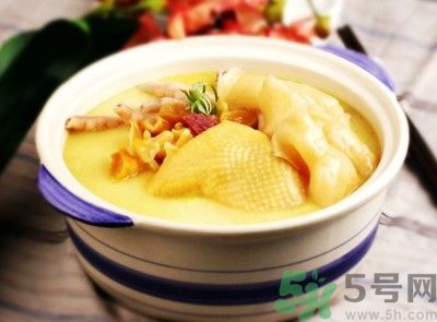 燉雞湯用冷水還是熱水？雞湯用冷水可以嗎？