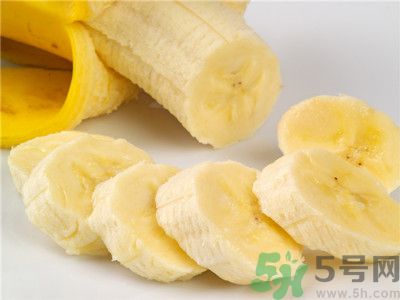 香蕉中間發(fā)黑可以吃嗎？香蕉中間發(fā)黑吃了會(huì)怎么樣？