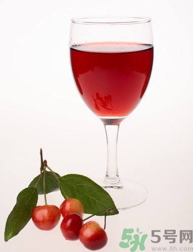 櫻桃泡酒能治療痛風(fēng)嗎？櫻桃泡酒能喝嗎？