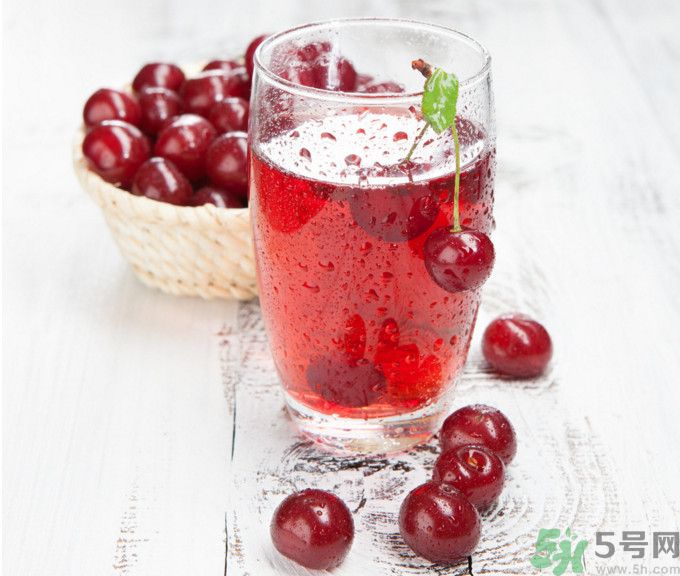 櫻桃泡酒能治療痛風(fēng)嗎？櫻桃泡酒能喝嗎？