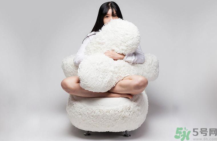 一個(gè)人適合什么樣的沙發(fā)？選購沙發(fā)要注意什么？