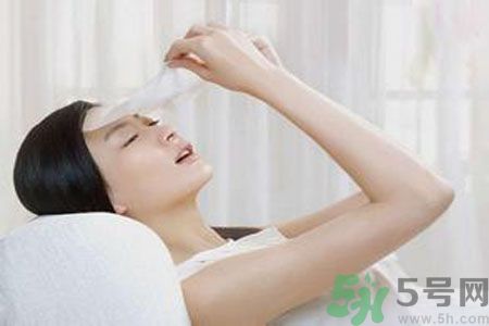 皮膚出油吃什么好？皮膚出油應(yīng)該吃什么？