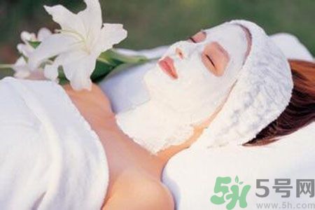 皮膚出油吃什么好？皮膚出油應(yīng)該吃什么？
