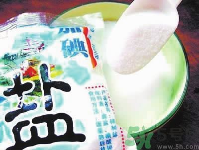 新衣服要不要洗了再穿？新衣服不洗可以穿嗎？