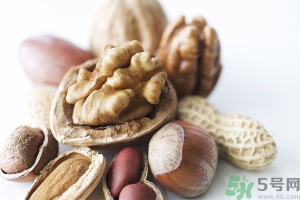 吃堅(jiān)果有什么好處？吃堅(jiān)果要注意什么？