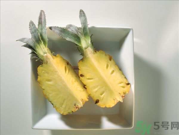 菠蘿可以和桃子一起吃嗎？菠蘿和桃子一起吃可以嗎？