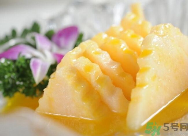 菠蘿里面發(fā)黑是為什么？發(fā)黑的菠蘿能吃嗎？