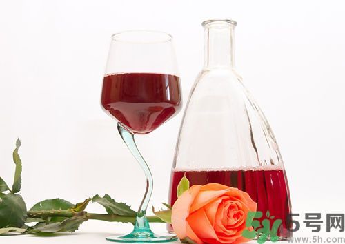 喝紅酒可以美容嗎？喝紅酒有什么好處？