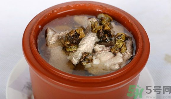 石斛和泥鰍能同吃嗎？石斛和泥鰍能一起吃嗎？
