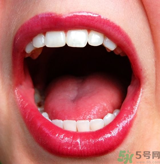 嘴里有潰瘍怎么辦？口腔潰瘍吃什么好？