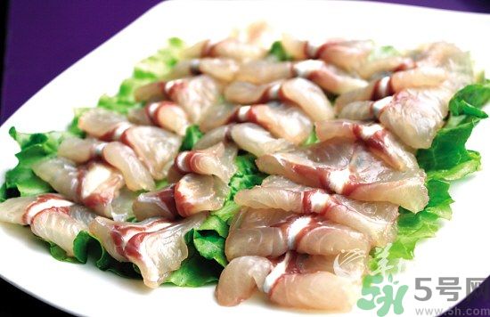 油燜干魚怎么做的？干魚怎么炒好吃？