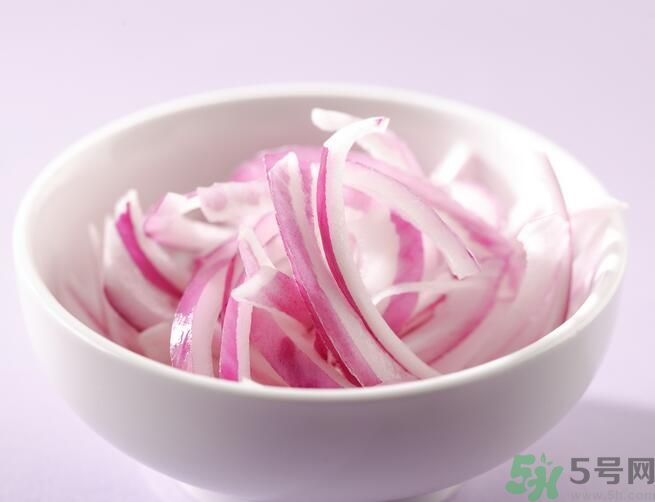 洋蔥可以生吃嗎？洋蔥生吃有什么好處？