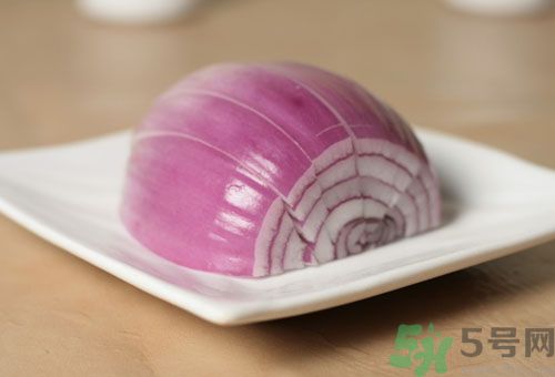 洋蔥可以生吃嗎？洋蔥生吃有什么好處？