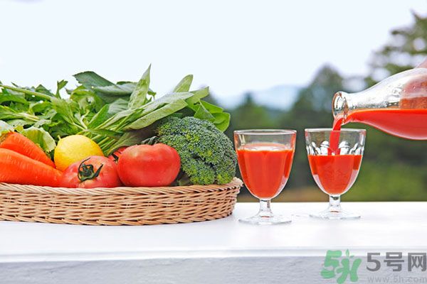蔬菜汁可以使皮膚變白嗎？蔬菜汁加熱能當(dāng)護(hù)膚水用嗎？