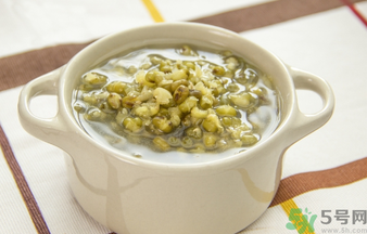 皮膚過(guò)敏能吃綠豆嗎？皮膚過(guò)敏能不能喝綠豆湯？