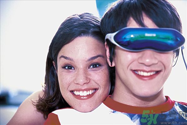 4k vr眼鏡對眼睛有損傷嗎？4k vr眼鏡對眼睛危害有哪些