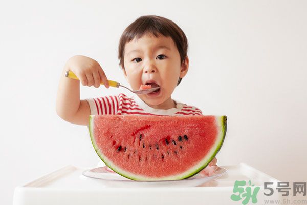 西瓜放冰箱可以放幾天？西瓜放冰箱隔夜能吃嗎？