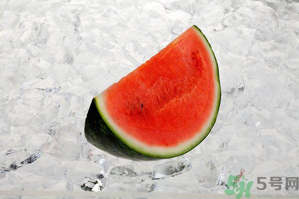 西瓜放冰箱可以放幾天？西瓜放冰箱隔夜能吃嗎？
