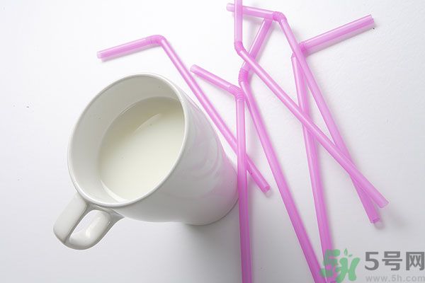 夏天運動后吃西瓜好嗎？夏天運動后喝什么解暑？