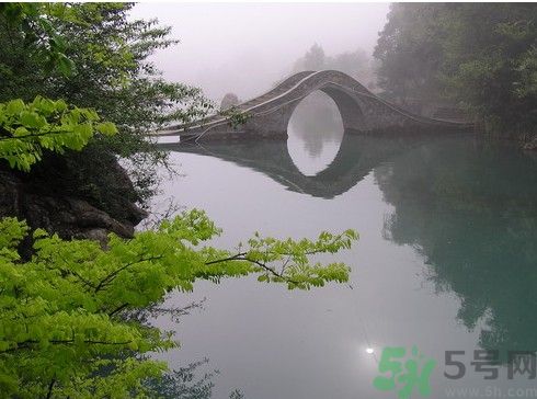 西安一高校多名學(xué)生嘔吐腹瀉原因是什么？多名學(xué)生嘔吐腹瀉是哪個(gè)學(xué)校？