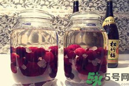 楊梅酒要泡多久？楊梅酒的保質(zhì)期是多久？
