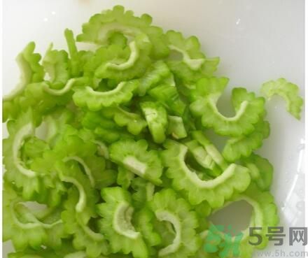 苦瓜和皮蛋一起吃能降火嗎？苦瓜能和皮蛋一起吃嗎？