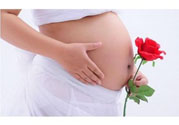 陜西最美媽媽是誰？陜西最美媽媽當(dāng)街哺乳被棄女嬰是怎么回事？