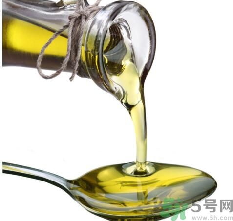 橄欖油夏天要放冰箱嗎？橄欖油可以放冰箱嗎？