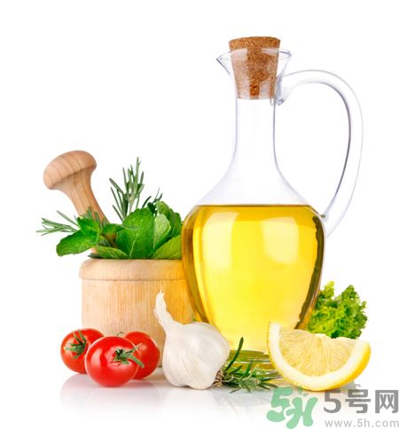 夏天吃橄欖油好還是調(diào)和油好？夏天吃橄欖油好嗎？