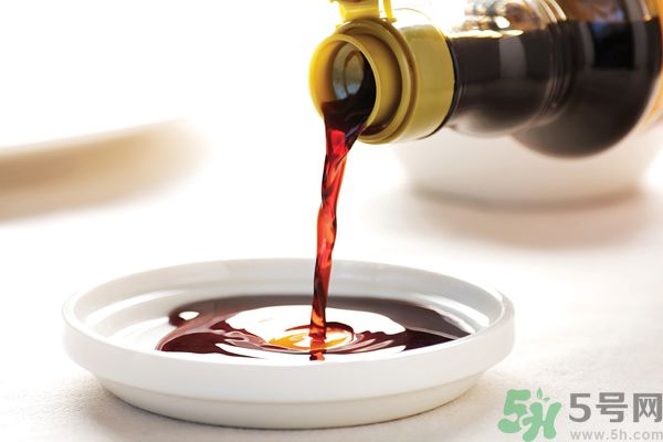 夏天醬油要不要放冰箱？醬油可不可以放冰箱？