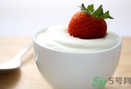 喝酸奶胃疼是為什么？喝酸奶為什么會(huì)胃疼？
