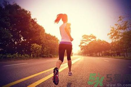 夏季做什么運動好？夏季要運動多久？