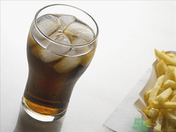 腎結(jié)石能喝冰啤酒嗎？腎結(jié)石喝啤酒好嗎？