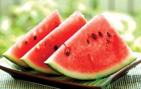 經(jīng)期能吃西瓜嗎？經(jīng)期吃西瓜會(huì)不會(huì)肚子痛？