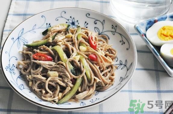 蕎麥怎么做成面條？蕎麥面條怎么做好吃？