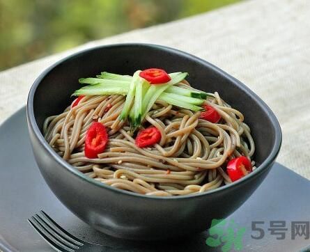 蕎麥怎么做成面條？蕎麥面條怎么做好吃？