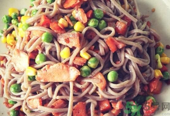 蕎麥怎么做成面條？蕎麥面條怎么做好吃？