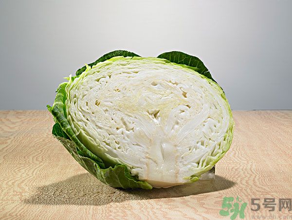 包菜外面爛了還能吃嗎？包菜里面有花可以吃嗎？