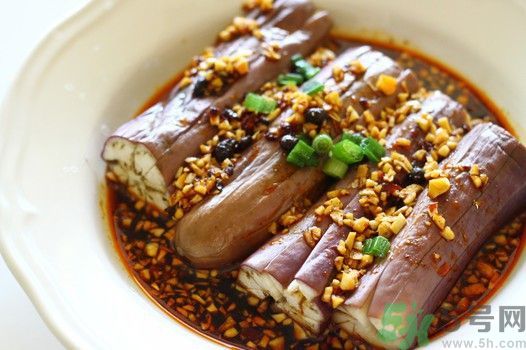 茄子皮有什么功效？茄子皮的功效是什么？