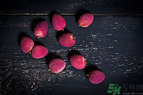 荔枝可以和雞蛋一起吃嗎？荔枝和雞蛋一起吃好嗎？