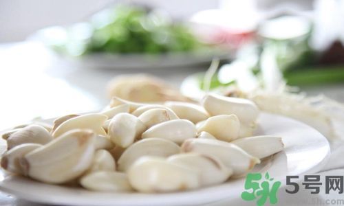 吃粽子時(shí)可以就大蒜嗎？粽子可以和大蒜一起吃嗎？
