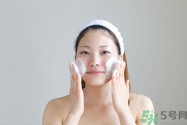 洗臉用什么醋最好？洗臉用白醋好還是米醋好？