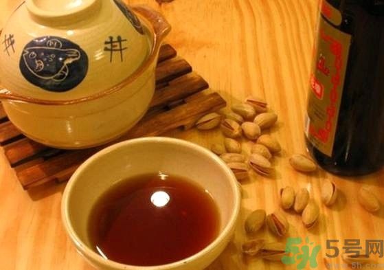 女性喝菖蒲酒有什么好處？女性喝菖蒲酒可以調(diào)經(jīng)嗎？